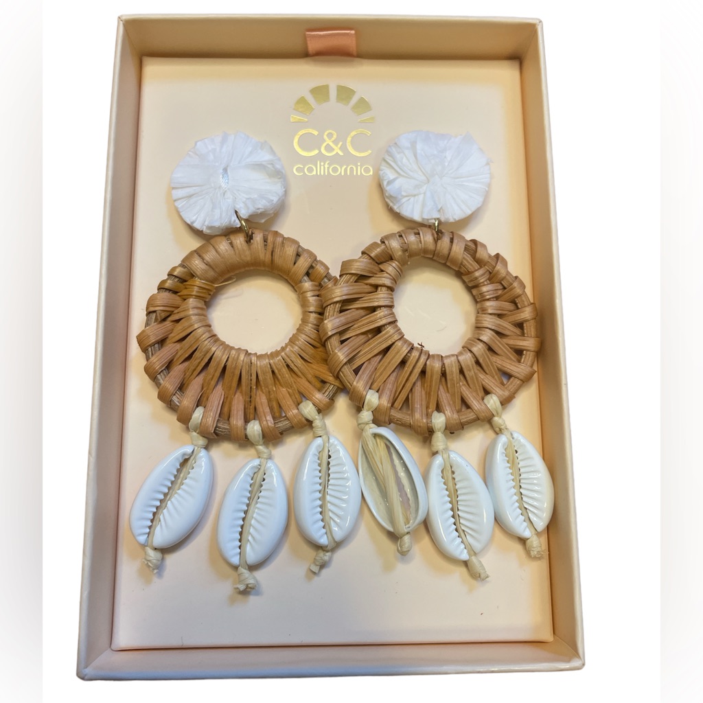 CC California Rattan Raffia Weave Shell Earrings Brand New 6 25$